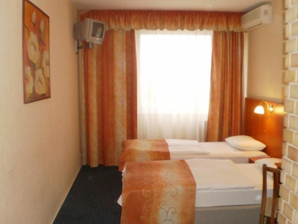 Hunor Hotel Budapest Exterior photo